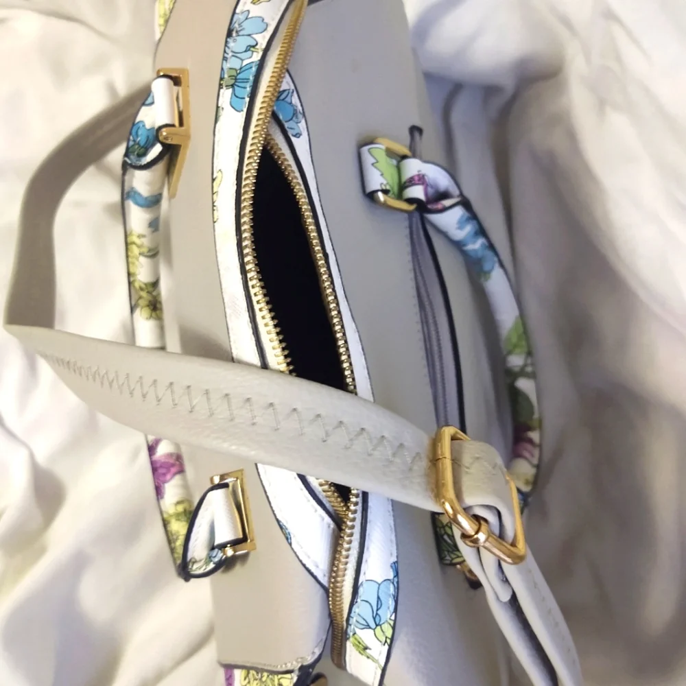 Spring Handbag - Picture 3 of 6